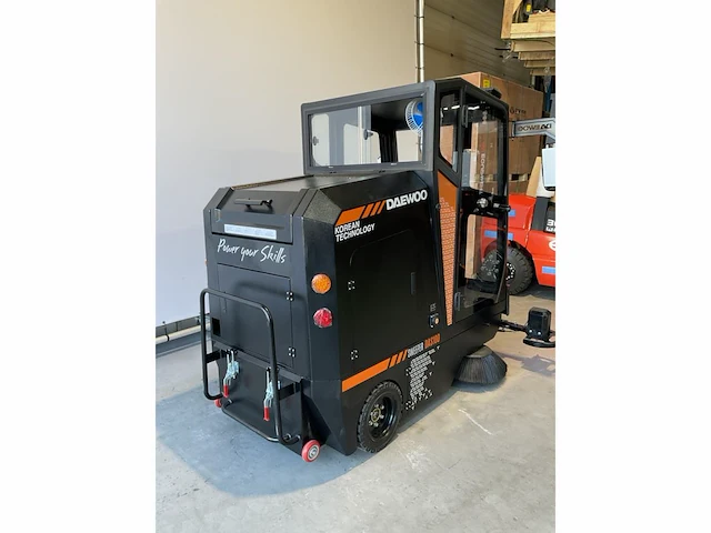 Daewoo - das 100 met cabine - zelfrijdende veegmachine - afbeelding 34 van  37