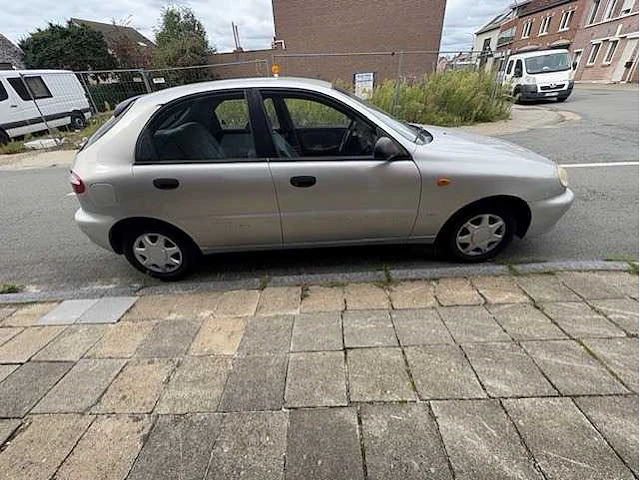 Daewoo - lanos - 1.5 sx - car - 1998 - afbeelding 1 van  17