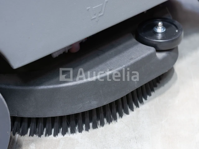 Daewoo dafr70 zit-schrobmachine - afbeelding 14 van  19