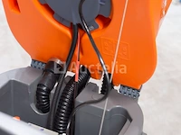 Daewoo dafr70 zit-schrobmachine - afbeelding 14 van  19