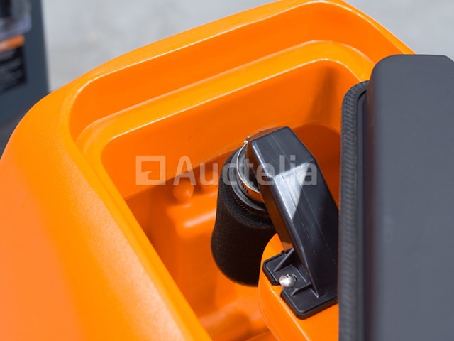 Daewoo dafr70 zit-schrobmachine - afbeelding 11 van  19