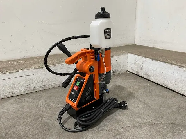 Daewoo damd1600 magnetische boormachine - afbeelding 15 van  17