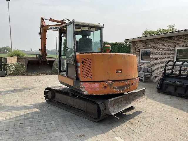 Daewoo dh50 rupsgraafmachine - afbeelding 12 van  16