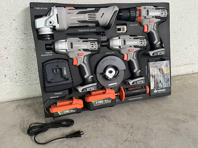 Daewoo u-force 4-delige set accu gereedschappen - afbeelding 8 van  14