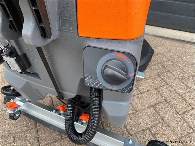 Daewoo vloerschrobzuigmachine - afbeelding 4 van  6