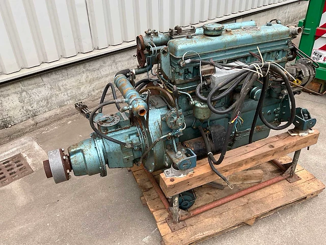 Daf 575 maritieme dieselmotor met paragon gears marine keerkoppeling - afbeelding 2 van  9