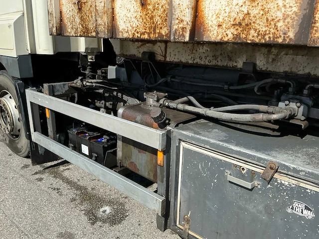 Daf ae75pe-s vrachtwagen met containerchassis - afbeelding 15 van  15