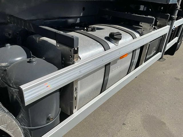 Daf cf vrachtwagen kraan zonder container - afbeelding 20 van  52