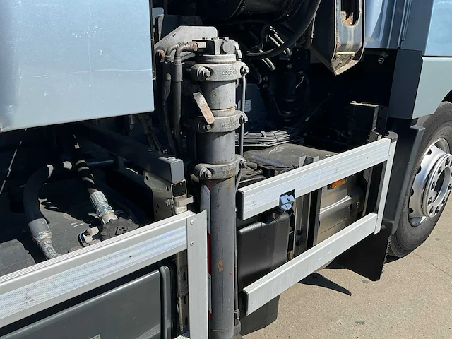 Daf cf vrachtwagen kraan zonder container - afbeelding 21 van  52