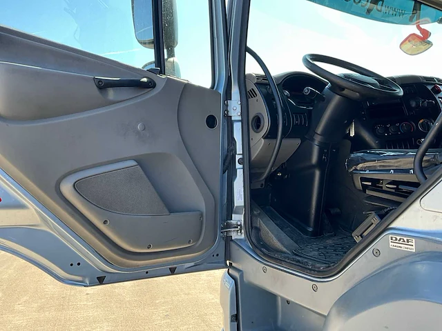 Daf cf vrachtwagen kraan zonder container - afbeelding 28 van  52