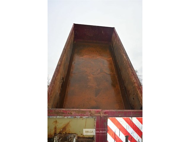 Daf vrachtwagen met kipbak en terex atlas 165.2e autolaadkraan - afbeelding 2 van  31