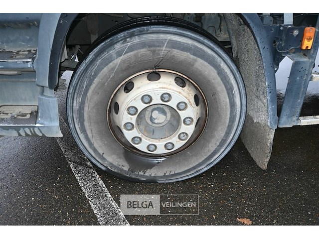 Daf vrachtwagen met kipbak en terex atlas 165.2e autolaadkraan - afbeelding 3 van  31