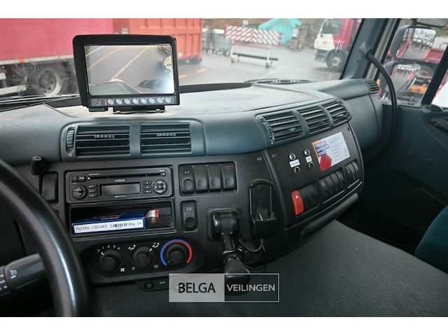 Daf vrachtwagen met kipbak en terex atlas 165.2e autolaadkraan - afbeelding 6 van  31