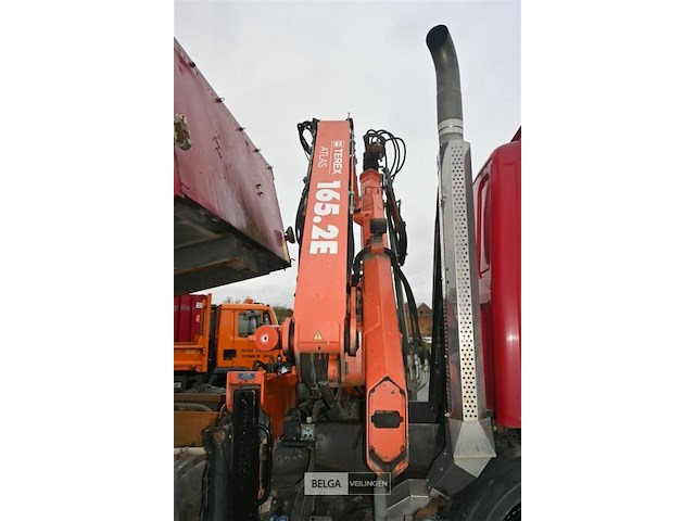 Daf vrachtwagen met kipbak en terex atlas 165.2e autolaadkraan - afbeelding 19 van  31