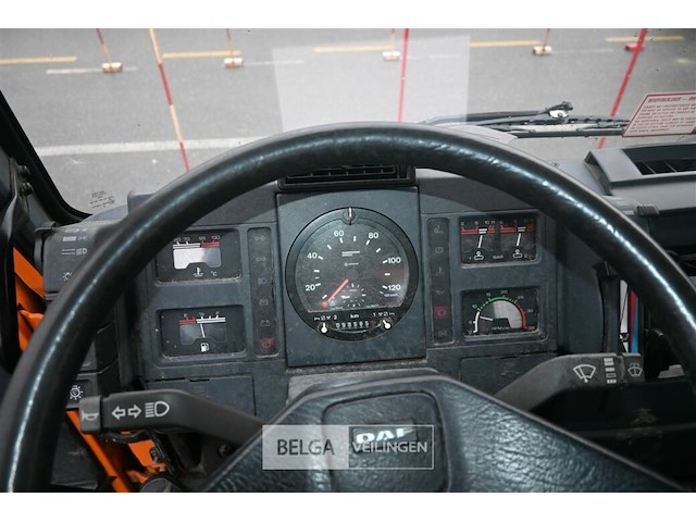 Daf vrachtwagen met kipbak - afbeelding 17 van  22