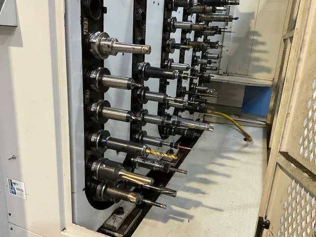 Dahlih mch-800 cnc bewerkingscentrum - afbeelding 15 van  36