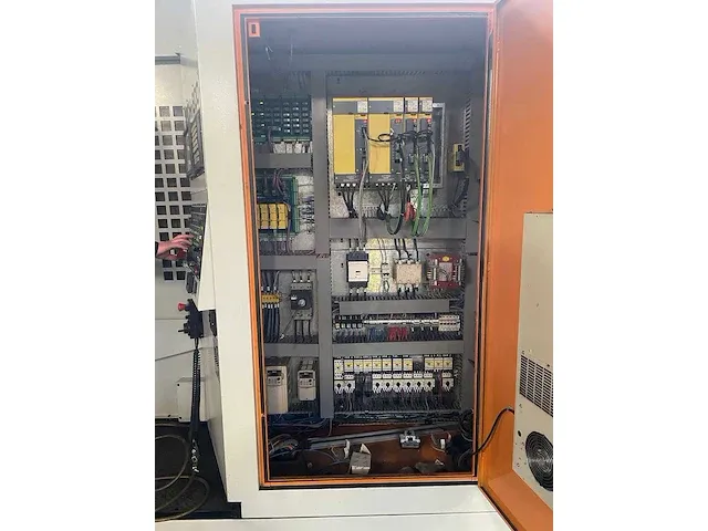 Dahlih mch-800 cnc bewerkingscentrum - afbeelding 29 van  36