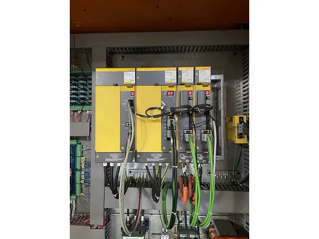 Dahlih mch-800 cnc bewerkingscentrum - afbeelding 30 van  36