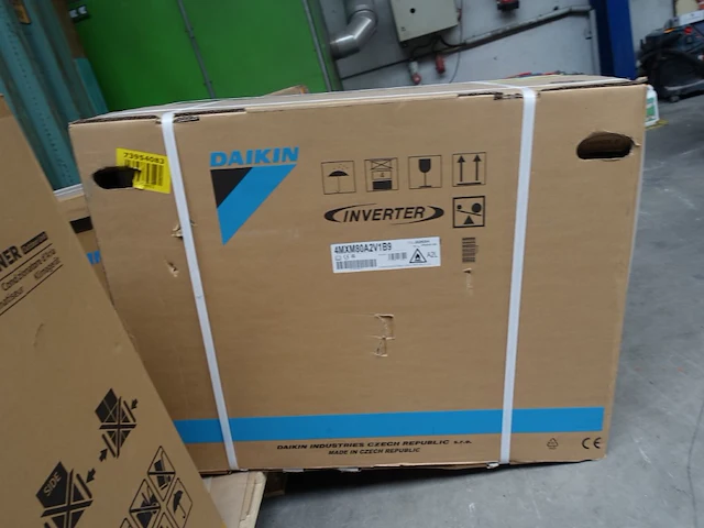Daikin airco outdoor unit - afbeelding 2 van  3