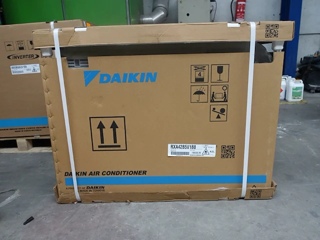 Daikin airco outdoor unit - afbeelding 2 van  3