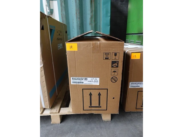 Daikin airco outdoor unit - afbeelding 1 van  3