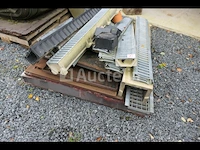 Dakgoten, roosters, transportband - afbeelding 9 van  9