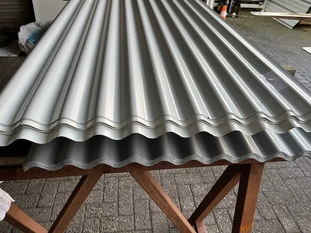 Dakmateriaal 17st. / 38m2 - afbeelding 1 van  3