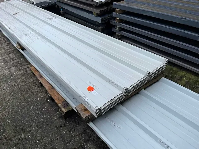 Dakmateriaal 20st. / 146m2 - afbeelding 1 van  4