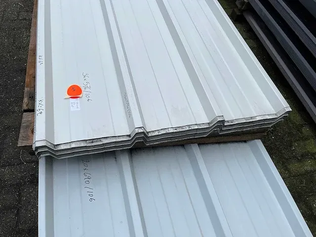 Dakmateriaal 20st. / 146m2 - afbeelding 2 van  4