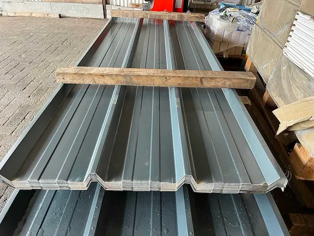 Dakmateriaal 30st. / 101m2 - afbeelding 1 van  4