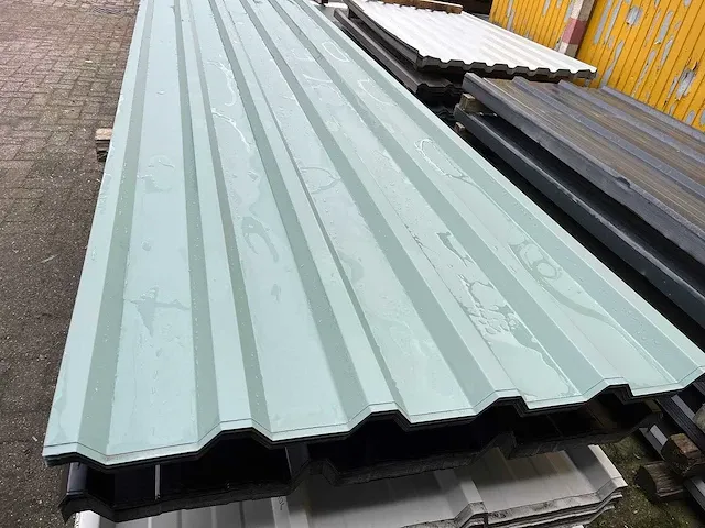 Dakmateriaal 33st. / 145m2 - afbeelding 1 van  4