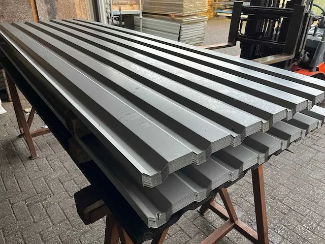 Dakmateriaal 34st. / 102m2 - afbeelding 3 van  3