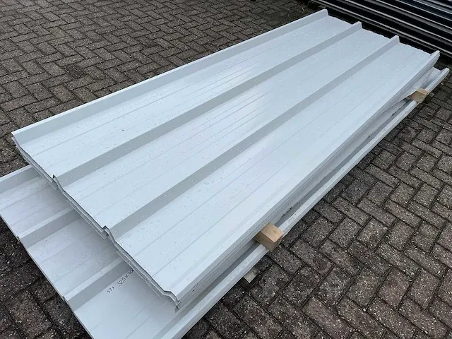 Dakmateriaal 52st. / 180m2 - afbeelding 1 van  4