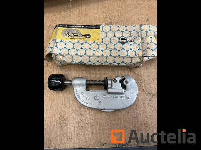 Dako quick automatic 230 pijpensnijder 32mm - afbeelding 1 van  3