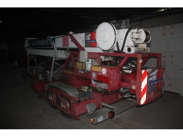 Dakwerkerskraan op aanhangwagen klaas, type k17-24, bwj. 2003, serie nr. a2003874 met puinbak, pannenklem en pannenkar (19) - afbeelding 2 van  20