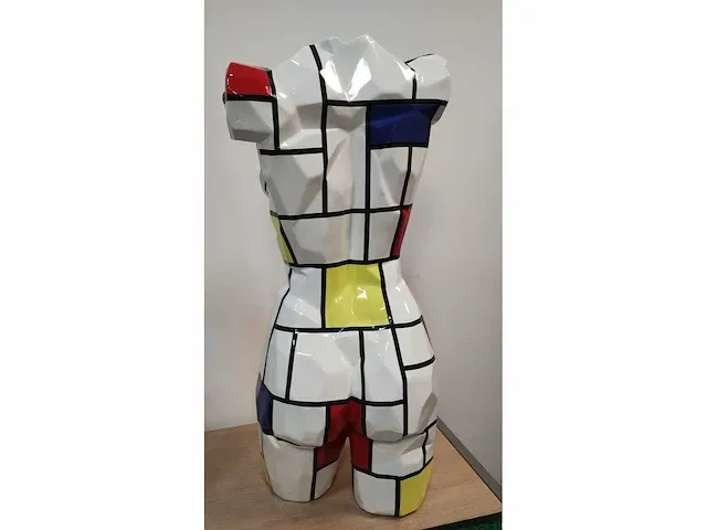 Dames buste geinspireerd door mondriaan - afbeelding 4 van  5