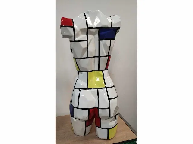 Dames buste geinspireerd door mondriaan - afbeelding 5 van  5