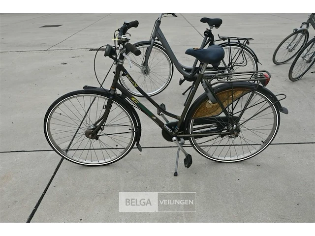 Damesfiets gazelle - afbeelding 1 van  3