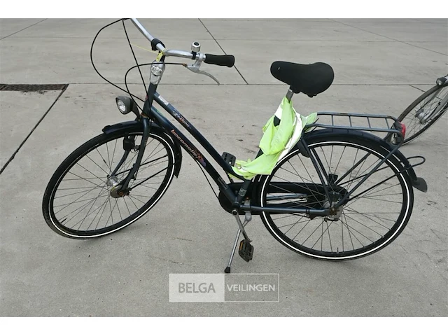 Damesfiets locomotief - afbeelding 1 van  3