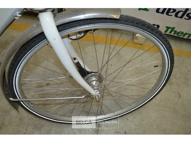 Damesfiets naamloos - afbeelding 3 van  4