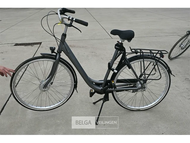 Damesfiets - afbeelding 1 van  2