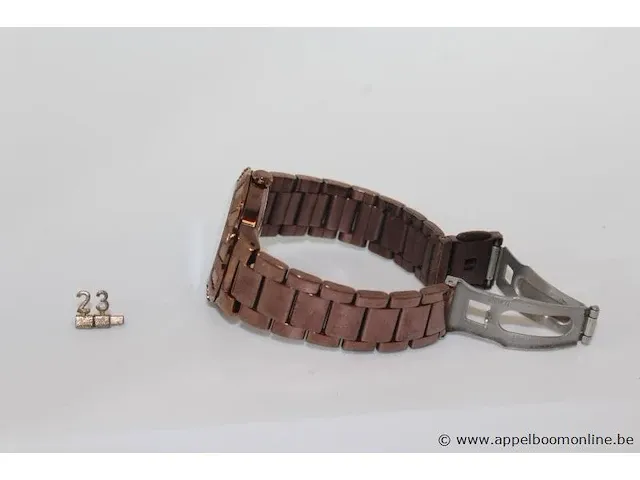 Dameshorloge festina f16800, quartz, dia 35mm, mogelijke gebruikssporen, mogelijks nieuwe batterij nodig - afbeelding 4 van  5