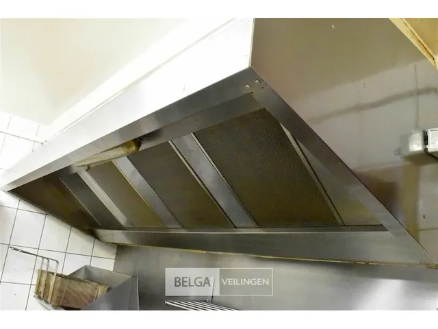 Dampkap (afzuiging) vdm 255x95x65 motor op zolder - afbeelding 2 van  2