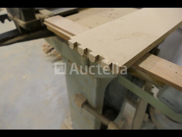 Danckaert zwaluwstaartmachine voor meubelladen - afbeelding 3 van  11