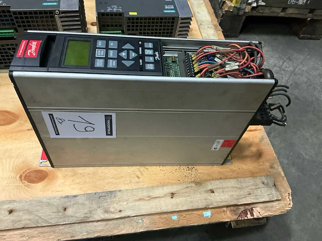 Danfoss frequentieregelaar (8x) - afbeelding 1 van  7