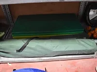 Dartbord, 9 reddingsvesten, tent quechua, veldbed, speelmat kinderen - afbeelding 8 van  8