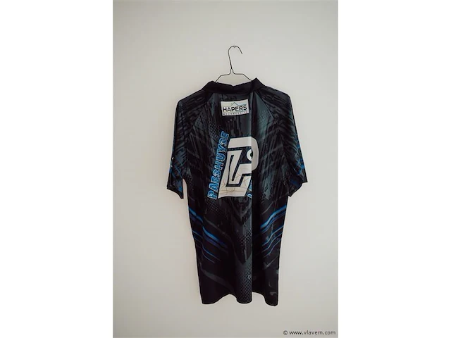 Darts shirt en handdoekje. lex paeshuyse - afbeelding 1 van  5
