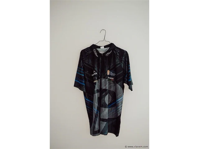 Darts shirt en handdoekje. lex paeshuyse - afbeelding 3 van  5