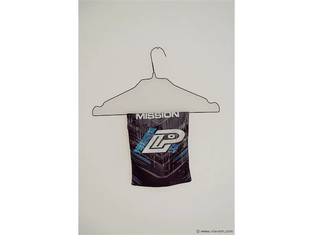 Darts shirt en handdoekje. lex paeshuyse - afbeelding 4 van  5