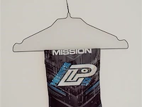 Darts shirt en handdoekje. lex paeshuyse - afbeelding 4 van  5